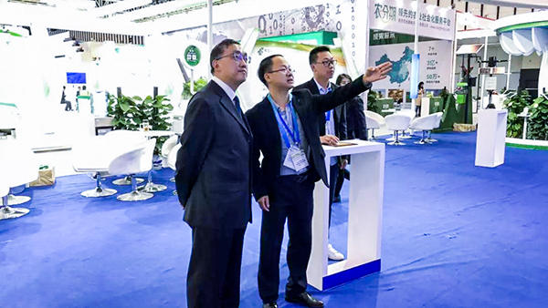 農業農村部信息中心王小兵主任十分關注托普云農大數據產業應用情況